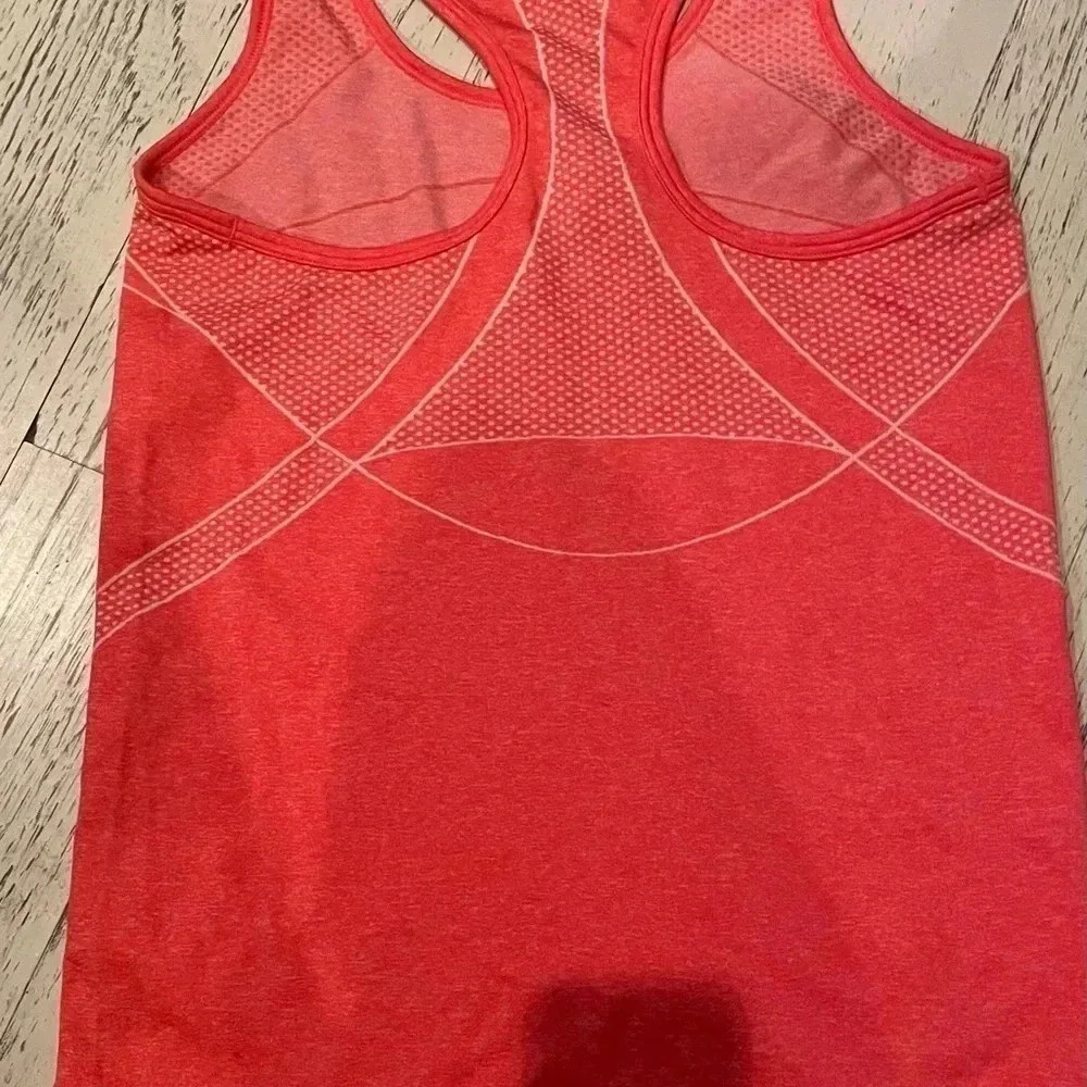 Gap Fit Athletic Tank- Coral- Medium - Picture 3 of 3
